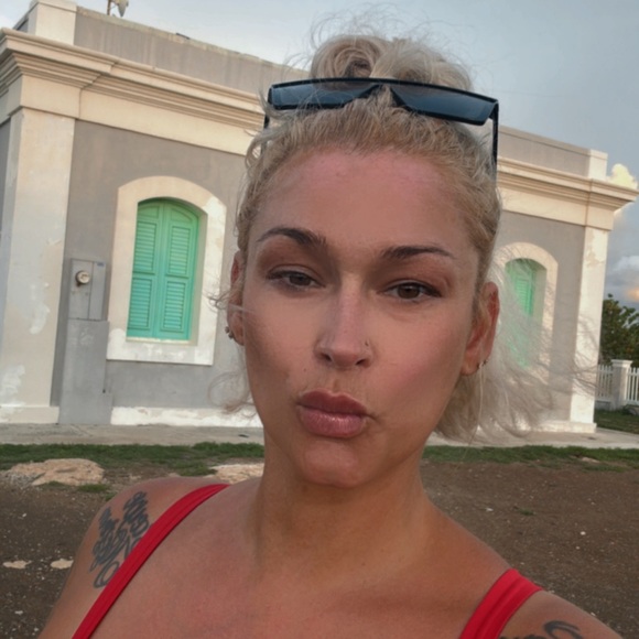 Meet your Posher, Anneliese - Picture 7 of 16